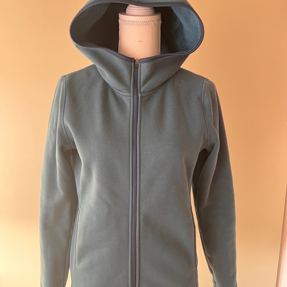 Uniqlo Athletic Blue lightweight hoodie NWOT Size S
